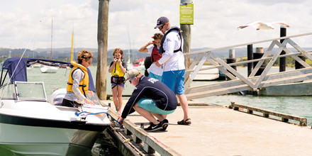 Family-with-lifejackets